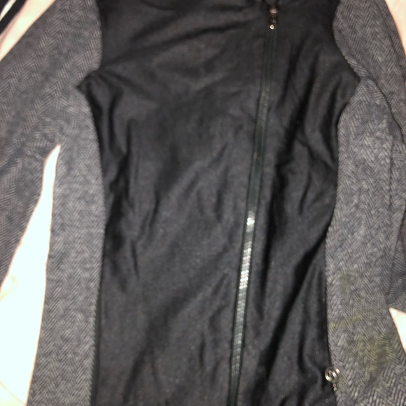 Black and and gray lulu lemon sweater - Picture 3 of 5